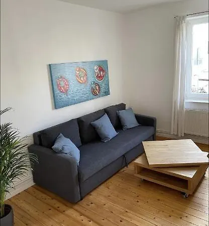 Helle 2 Mit Terrasse Zum Parkahnlichen Garten * Lübeck